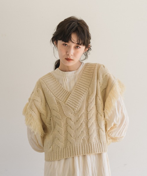idem(イデム)の「fringe knit vest/フリンジニットベスト(ベスト・レディース・アイボリー/モカ・FREE)」の2枚目の写真