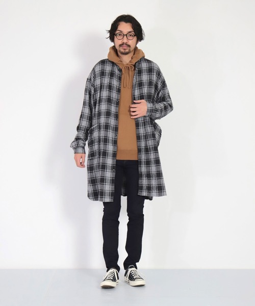 SPELLBOUND（スペルバウンド）の「[SPELLBOUND / スペルバウンド] ヘヴィ吊り裏毛 BIGスウェットパーカー（パーカー・メンズ・ブラック/ナチュラル/ブラウン・2/3）」の8枚目の写真