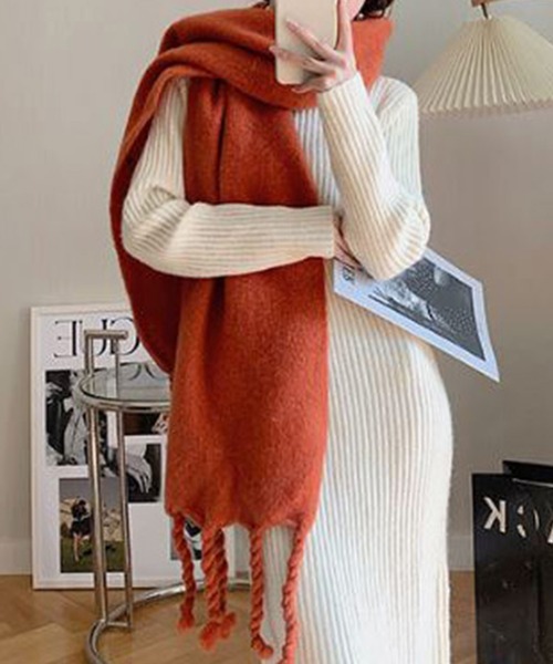 me+em select（ミームセレクト）の「※※【１９色展開 】太フリンジデザインボリュームマフラー（マフラー・レディース・ブルー/ダークブルー/ブラウン/アクア/スカイブルー/パープル/ピンク/ブラック/ライトブルー/レッド/グリーン/ダークオレンジ/ダークグリーン/ベージュ/イエロー/オレンジ/ライトグリーン/グレー/ホワイト・FREE）」の22枚目の写真