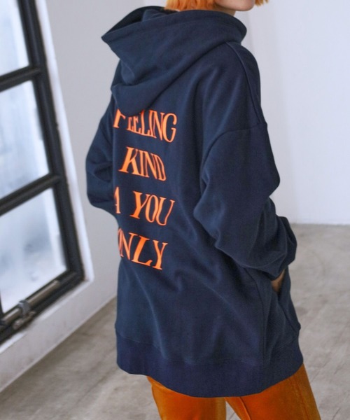 PBLIM(ページボーイリム)の「PAGEBOYLIM/カラーロゴフーディー(パーカー・レディース・ネイビー/オフホワイト・MEDIUM/LARGE)」の12枚目の写真