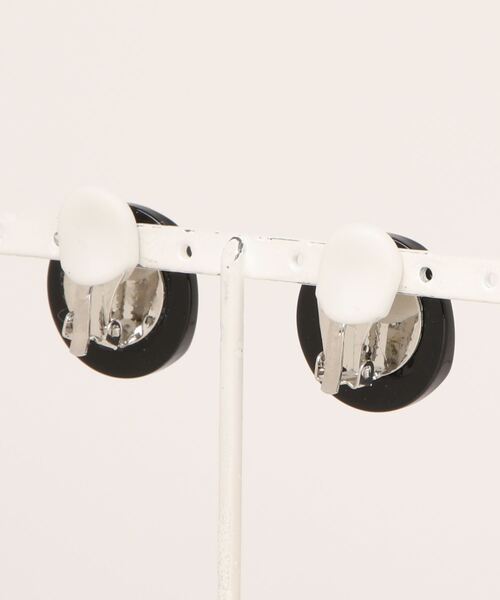 MARION GODART(マリオンゴダール)の「【MARION GODART(マリオンゴダール)】サークルドットイヤリング(イヤリング・レディース・ブラック/ボルドー/グリーン系その他2・FREE)」の4枚目の写真