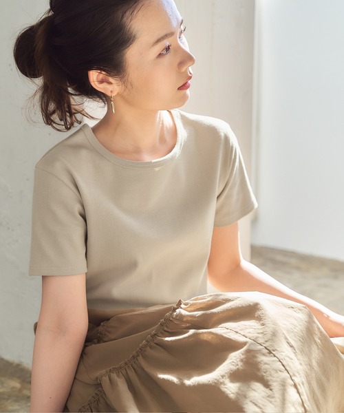 titivate(ティティベイト)の「クルーネックコットンカットソーTシャツ(Tシャツ/カットソー・レディース・ベージュ/パープル/ブラック/グレー/オフホワイト・S/M/L)」の1枚目の写真