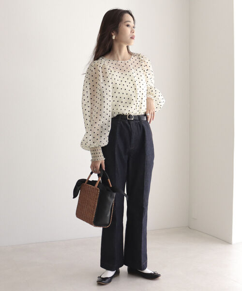 fredy emue（フレディエミュ）の「[新色追加]ドットシアー袖ボリュームブラウス（インナー付き）（シャツ/ブラウス・レディース・ホワイト系その他4/ブラック系その他3/ベージュ系その他3/ブルー系その他・38）」の6枚目の写真