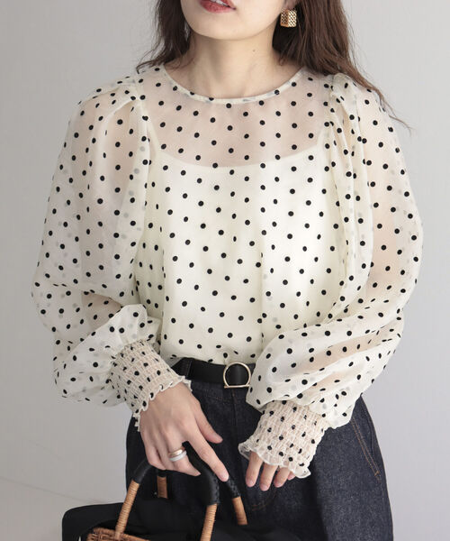 fredy emue（フレディエミュ）の「[新色追加]ドットシアー袖ボリュームブラウス（インナー付き）（シャツ/ブラウス・レディース・ホワイト系その他4/ブラック系その他3/ベージュ系その他3/ブルー系その他・38）」の13枚目の写真