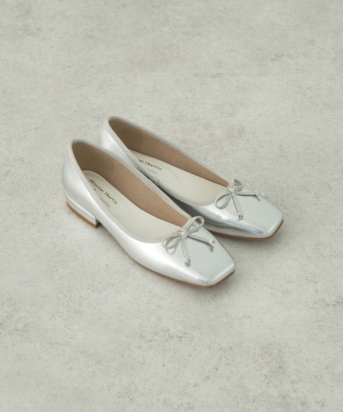 ORiental TRaffic（オリエンタルトラフィック）の「ORientalTRaffic　バレエパンプス（パンプス・レディース・ホワイト/シルバー・35/36/37/38/39）」の2枚目の写真