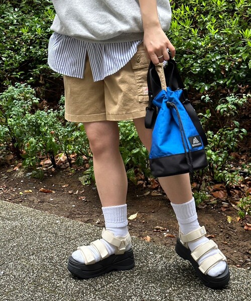 FREAK'S STORE(フリークスストア)の「GREGORY × FREAK'S STORE/グレゴリー 別注LANTAN/別注ランタンバッグ(ショルダーバッグ)(ショルダーバッグ・レディース・ブラック/レッド/ブルー・ONE SIZE)」の4枚目の写真