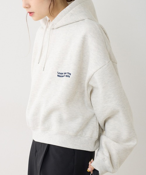 PUAL CE CIN（ピュアルセシン）の「ロゴ刺繍ショート丈パーカー／フーディー（パーカー・レディース・サックスブルー/トップグレー・FREE）」の4枚目の写真