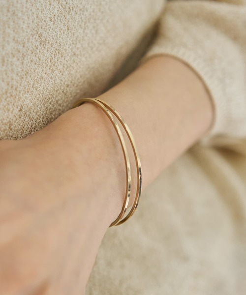 STYLE DELI（スタイルデリ）の「スキニーダブルラインバングル（バングル/リストバンド・レディース・ゴールド/シルバー・FREE）」の2枚目の写真