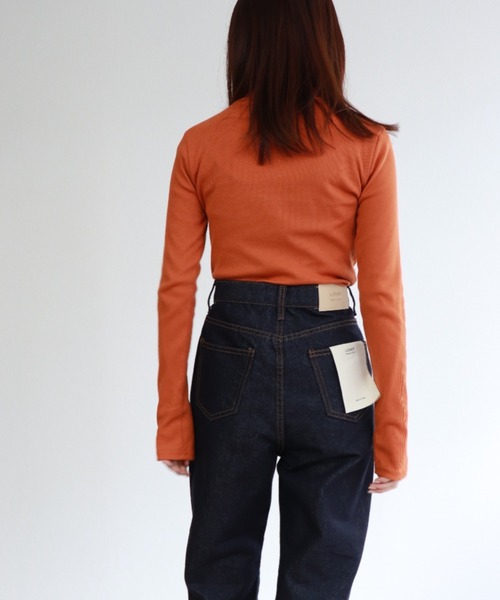 ISOOK（アイスー）の「【ZOZO限定】Multi color rib turtle  / マルチカラーリブタートル（Tシャツ/カットソー・レディース・オレンジ/モカ/イエロー/ネイビー/ホワイト・FREE）」の19枚目の写真