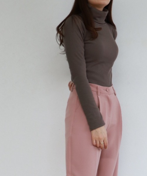 ISOOK（アイスー）の「【ZOZO限定】Multi color rib turtle  / マルチカラーリブタートル（Tシャツ/カットソー・レディース・オレンジ/モカ/イエロー/ネイビー/ホワイト・FREE）」の21枚目の写真