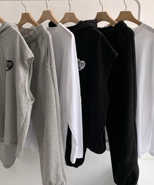 Dalfwin（ダールフィン）の「韓国ファッションGOODLUCKレイヤード3点上下セットアップルームウェアパーカー フーディー（ルームウェア/パジャマ・レディース・グレー/ブラック・FREE）」の5枚目の写真