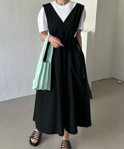 Girly Doll（ガーリードール）の「サイドリボンジャンパースカート（ジャンパースカート・レディース・ブラック/カーキ・F）」の2枚目の写真