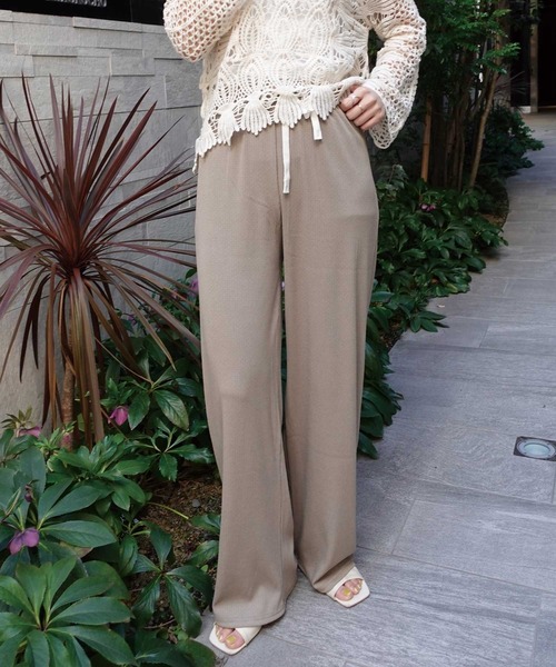 CORNERS（コーナーズ）の「イージーカットフレアカラーパンツ（スウェットパンツ・レディース・チャコールグレー/ブラック/グレイッシュベージュ/アイボリー/ピンク/ライム・M/L/XL）」の4枚目の写真