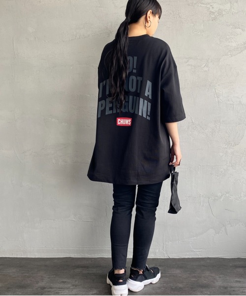 CHUMS（チャムス）の「[CHUMS/チャムス] IM NOT A PENGUIN オーバーサイズバックプリントTシャツ（Tシャツ/カットソー・レディース・サックスブルー/ベージュ/ホワイト/ブラック・MEDIUM/XL/L/M）」の3枚目の写真