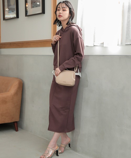 ALTROSE（アルトローズ）の「がま口ショルダーバッグ クララ（ショルダーバッグ・レディース・ベージュ/アイボリー/ブラック/シルバー・FREE）」の19枚目の写真