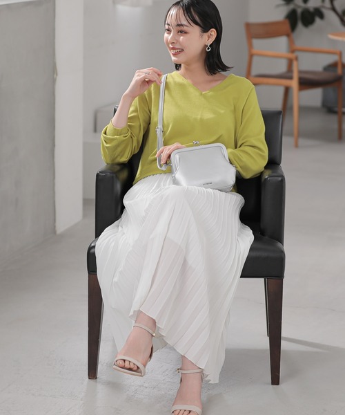 ALTROSE（アルトローズ）の「がま口ショルダーバッグ クララ（ショルダーバッグ・レディース・ベージュ/アイボリー/ブラック/シルバー・FREE）」の6枚目の写真