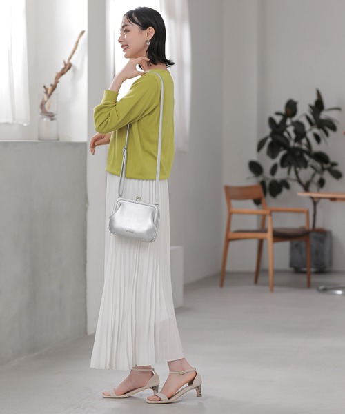 ALTROSE（アルトローズ）の「がま口ショルダーバッグ クララ（ショルダーバッグ・レディース・ベージュ/アイボリー/ブラック/シルバー・FREE）」の9枚目の写真