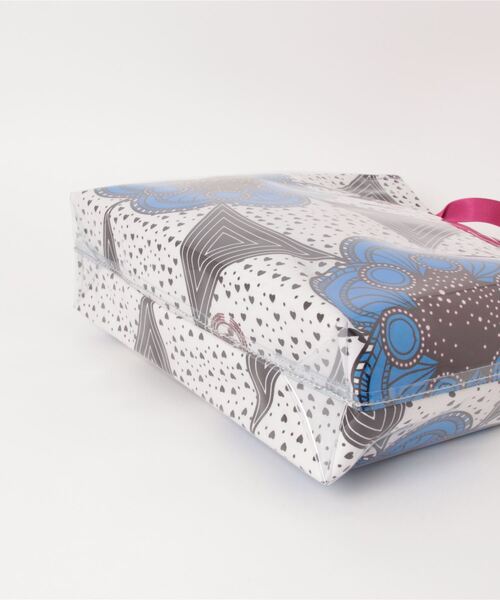 kakatoo（カカトゥ）の「カカトゥ kakatoo / アフリカンプリントマーケットトートバッグ（トートバッグ・レディース・アイボリー/ブルー/グリーン・FREE）」の4枚目の写真