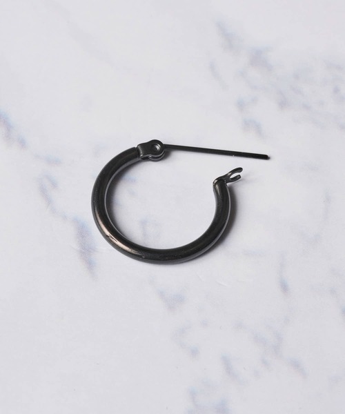 ADPOSION(アドポーション)の「【WEB限定】14mm フープピアス(片耳)(ピアス(片耳用)・レディース・シルバー/ゴールド/ブラック・FREE)」の4枚目の写真