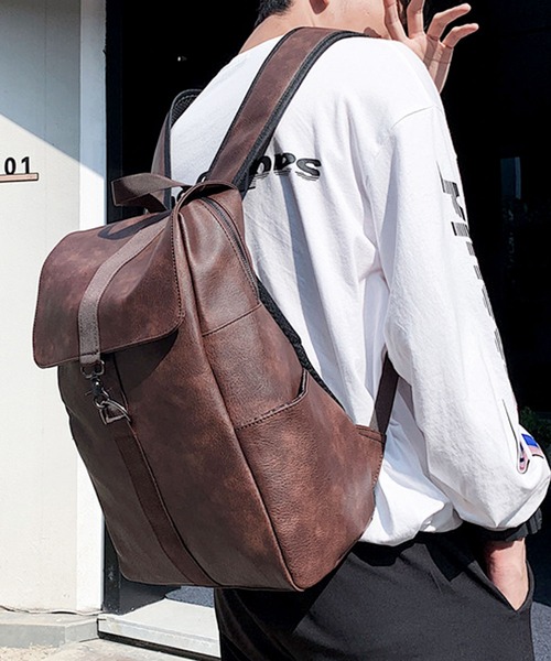 florist（フローリスト）の「【A4収納可/撥水】【軽量】ムラ染めレザーのスクエアフラップリュックサック/バックパック（バックパック/リュック・レディース・ブラック/ブルー/ブラウン・FREE）」の14枚目の写真