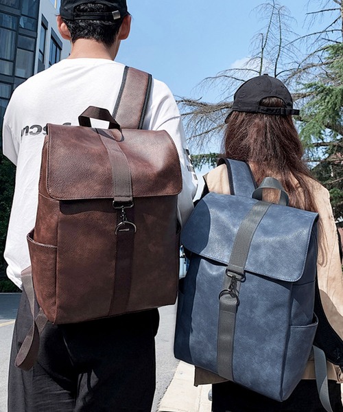 美品【イアパピヨネ】軽量レザー フラップ スクエア リュック 樹脂パーツ グレー A4サイズ対応/撥水》パーツリュック（バックパック/リュック