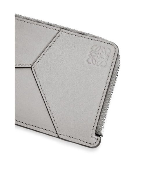 LOEWE（ロエベ）の「パズルエッジ ロング コインカードホルダー