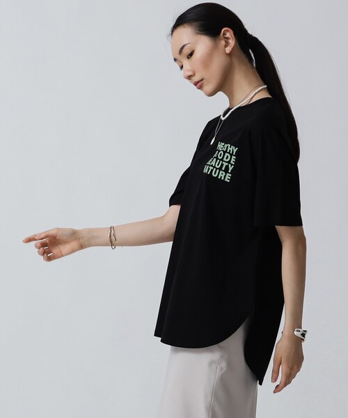 GALLEST(ギャレスト)の「ワンポイントロゴTシャツ(Tシャツ/カットソー・レディース・ホワイト/ブラック/サンドベージュ・13/38)」の2枚目の写真