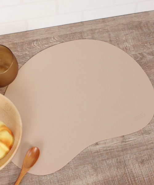 studio CLIP（スタディオクリップ）の「リバーシブルフェイクレザーランチョンマット（ランチョンマット/テーブルウェア・レディース・ブルー/イエロー/ベージュ/レッド/アイボリー・FREE）」の2枚目の写真