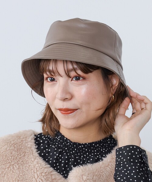 BEAMS HEART（ビームスハート）の「BEAMS HEART / フェイクレザー バケットハット（ハット・レディース・ブラック/モカ・FREE）」の2枚目の写真