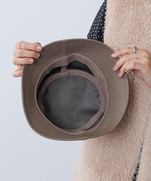 BEAMS HEART（ビームスハート）の「BEAMS HEART / フェイクレザー バケットハット（ハット・レディース・ブラック/モカ・FREE）」の3枚目の写真