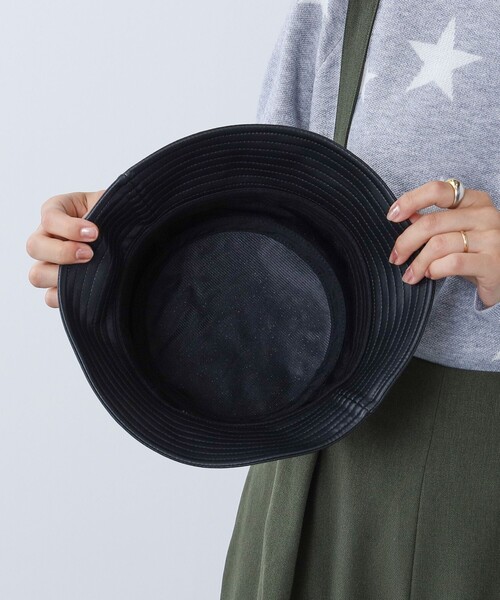 BEAMS HEART（ビームスハート）の「BEAMS HEART / フェイクレザー バケットハット（ハット・レディース・ブラック/モカ・FREE）」の8枚目の写真