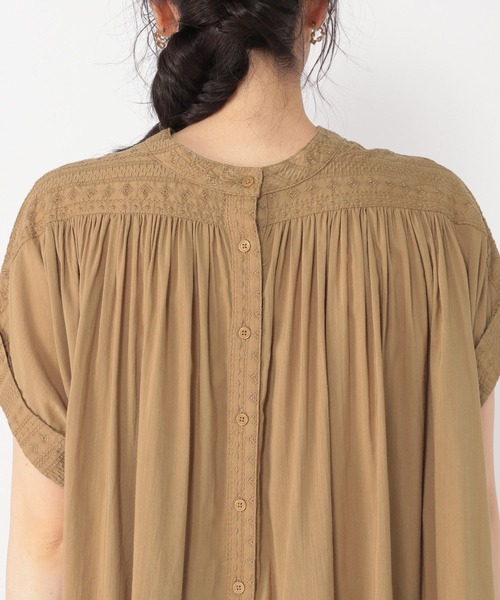 studio CLIP（スタディオクリップ）の「Wフロントクラフト刺繍ブラウス（シャツ/ブラウス・レディース・オフホワイト/ベージュ/ブラック・FREE）」の17枚目の写真