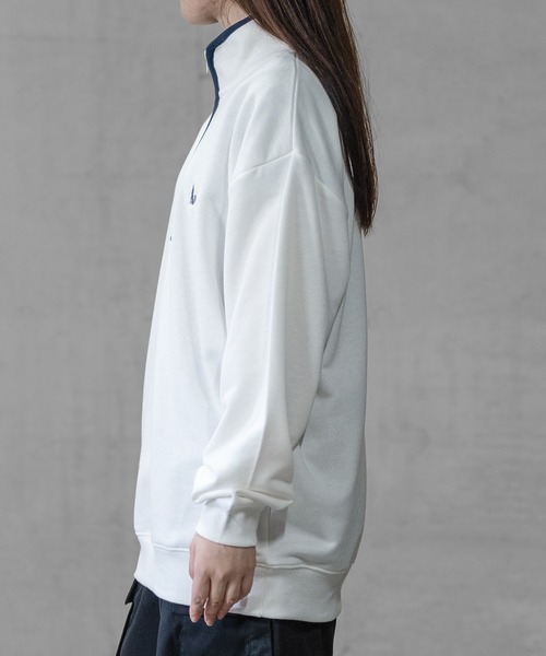 GLOVE HOUSE（グローブハウス）の「【a】TC裏毛ワンポイント刺繍 パイピング配色 ハーフジップ（スウェット・メンズ・ホワイト/アッシュグレー/ブルー/マルチ/ネイビー・X-LARGE/MEDIUM/LARGE）」の8枚目の写真