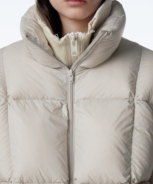JNBY（ジェーエヌビーワイ）の「Cropped Quilted Down Jacket（ダウンジャケット/コート・レディース・ホワイト/ブラック/ピンク・38/36/40）」の8枚目の写真