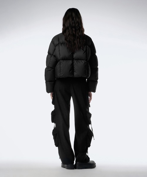JNBY（ジェーエヌビーワイ）の「Cropped Quilted Down Jacket（ダウンジャケット/コート・レディース・ホワイト/ブラック/ピンク・38/36/40）」の18枚目の写真