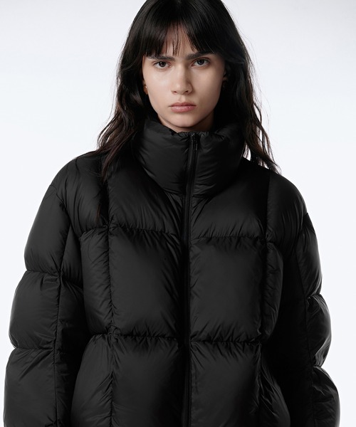 JNBY（ジェーエヌビーワイ）の「Cropped Quilted Down Jacket（ダウンジャケット/コート・レディース・ホワイト/ブラック/ピンク・38/36/40）」の15枚目の写真