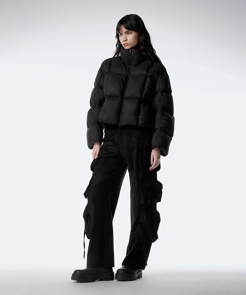 JNBY（ジェーエヌビーワイ）の「Cropped Quilted Down Jacket（ダウンジャケット/コート・レディース・ホワイト/ブラック/ピンク・38/36/40）」の17枚目の写真