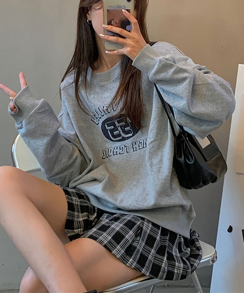 NinaetLina(ニナエリナ)の「裏毛 HILL VALLEY HIGH SCHOOL 英字ロゴトレーナー(スウェット・レディース・グレー/ベージュ/ネイビー/グリーン・FREE)」の1枚目の写真