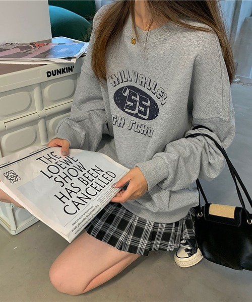 NinaetLina(ニナエリナ)の「裏毛 HILL VALLEY HIGH SCHOOL 英字ロゴトレーナー(スウェット・レディース・グレー/ベージュ/ネイビー/グリーン・FREE)」の8枚目の写真
