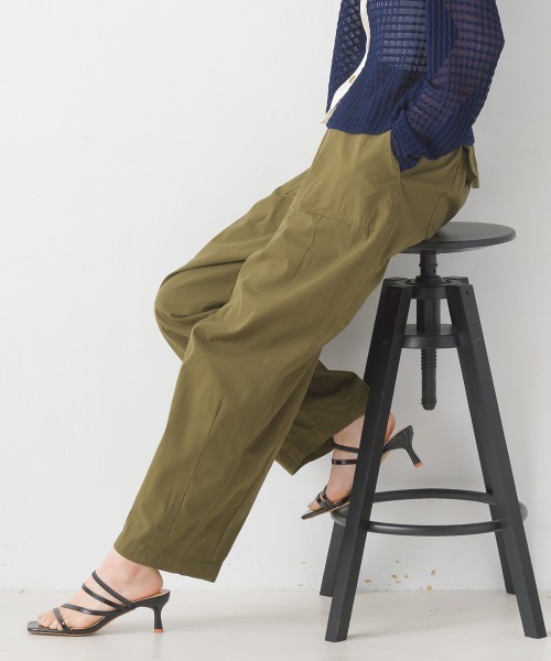 OMNES(オムネス)の「ダンプバルーンカーゴパンツ(カーゴパンツ・レディース・アイボリー/ネイビー/カーキ/ブラック/インディゴブルー/キナリ/ベージュ/ブルー・LARGE/MEDIUM)」の17枚目の写真