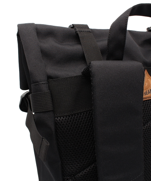 VENCEEXCHANGE（ヴァンスエクスチェンジ）の「YAKPAKヤックパックロールトップリュック  （バックパック/リュック・メンズ・ブラック・FREE）」の4枚目の写真