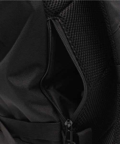 VENCEEXCHANGE（ヴァンスエクスチェンジ）の「YAKPAKヤックパックロールトップリュック  （バックパック/リュック・メンズ・ブラック・FREE）」の13枚目の写真