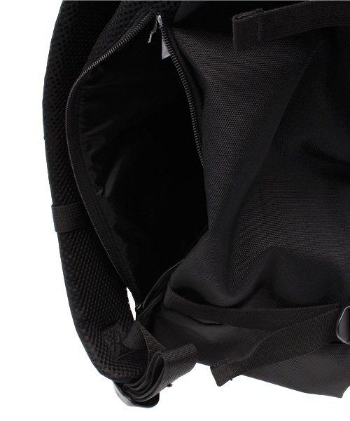 VENCEEXCHANGE（ヴァンスエクスチェンジ）の「YAKPAKヤックパックロールトップリュック  （バックパック/リュック・メンズ・ブラック・FREE）」の14枚目の写真