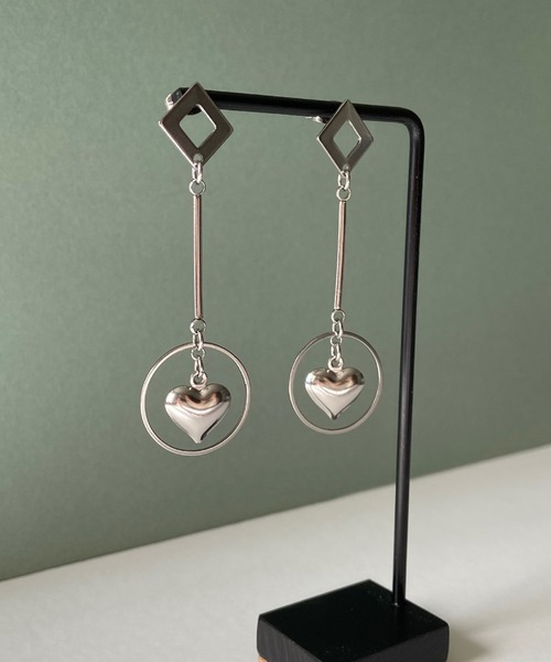 CERCA(チェルカ)の「【Le scale】ハートロングピアス(ピアス(両耳用)・レディース・シルバー/ゴールド/ゴールド系2/シルバー系2・FREE)」の1枚目の写真
