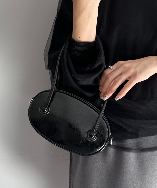 PAPILLONNER(パピヨネ)の「オーバルミニボストン(ハンドバッグ・レディース・ダークブラウン/ブラック・FREE)」の3枚目の写真