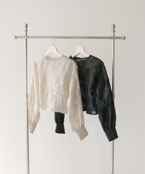 CLEIO（クレイオ）の「【CLEIO】シアー花柄ジャガードブラウス／シースルートップス（シャツ/ブラウス・レディース・アイボリー/ブラック・FREE）」の3枚目の写真