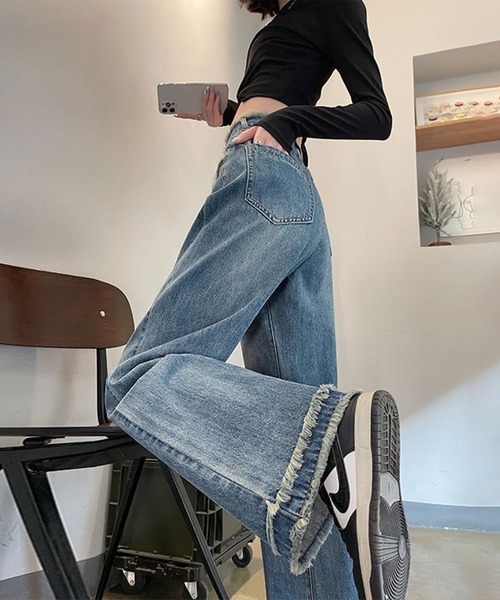 SHEPP(シープ)の「フリンジ デニムパンツ(デニムパンツ・レディース・ホワイト/ブルー/サックスブルー/ダークグレー・S/M/L)」の5枚目の写真