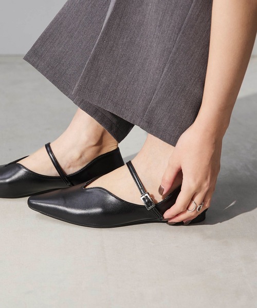 menue（メヌエ）の「U字カッティング フラットパンプス（パンプス・レディース・ブラック/シルバー/アイボリー・21.5cm/22.0cm/22.5cm/23.0cm/23.5cm/24.0cm/24.5cm/25.0cm/25.5cm/26.0cm）」の18枚目の写真