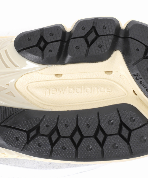 【新品未使用】New Balance｜ニューバランス　M2002RIA NEW BALANCE/ニューバランス】M2002RIA（スニーカー）｜New