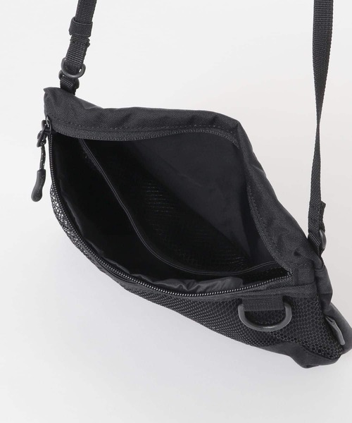 Snow Peak（スノーピーク）の「Snow Peak Apparel　Everyday Use Sacoche（ショルダーバッグ・レディース・ブラック/グレー・ONE）」の13枚目の写真